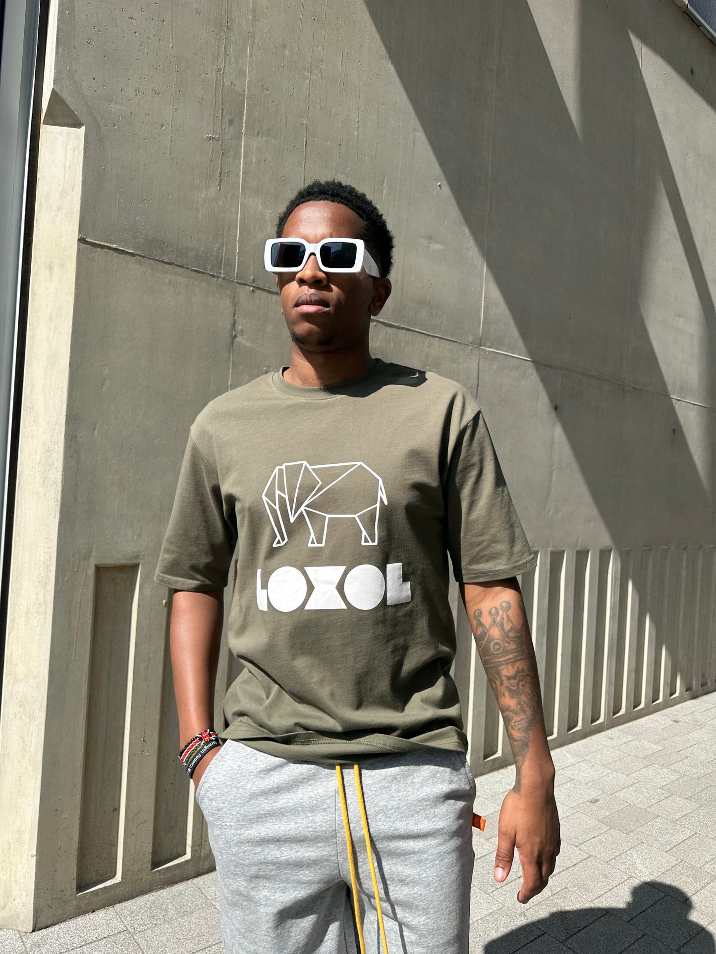 graphic short sleeve t-shirt